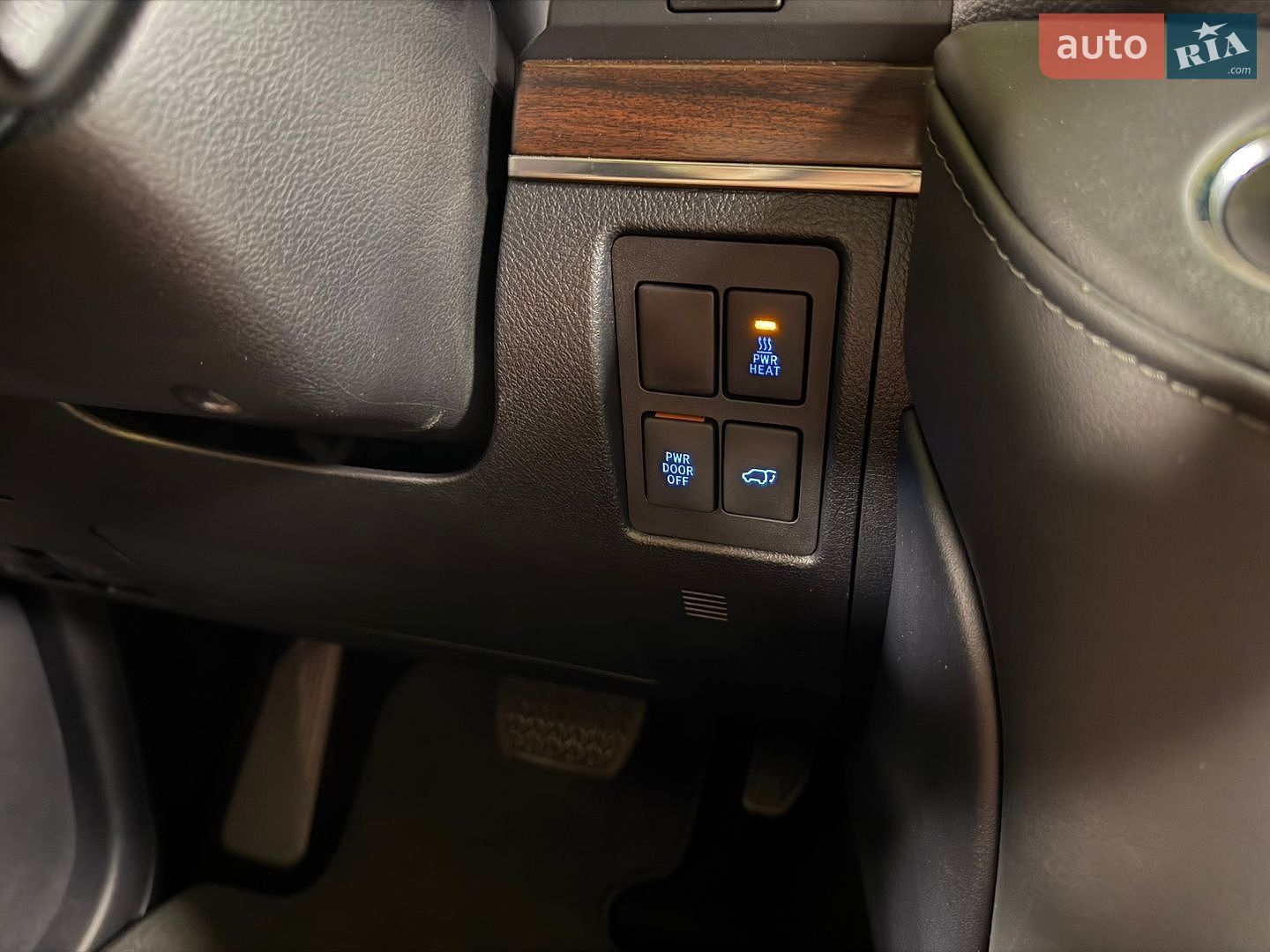 Toyota Land Cruiser 2020 VIN JTMCV05J504317250 фото оголошення 27 з 57