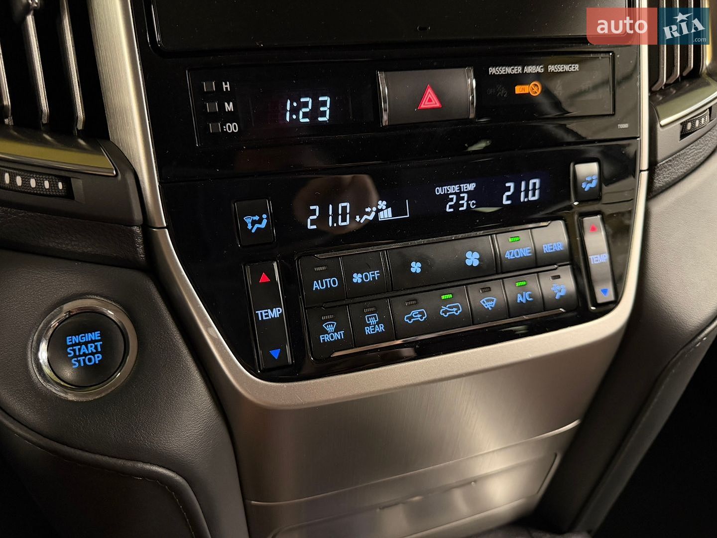 Toyota Land Cruiser 2020 VIN JTMCV05J504317250 фото оголошення 31 з 57