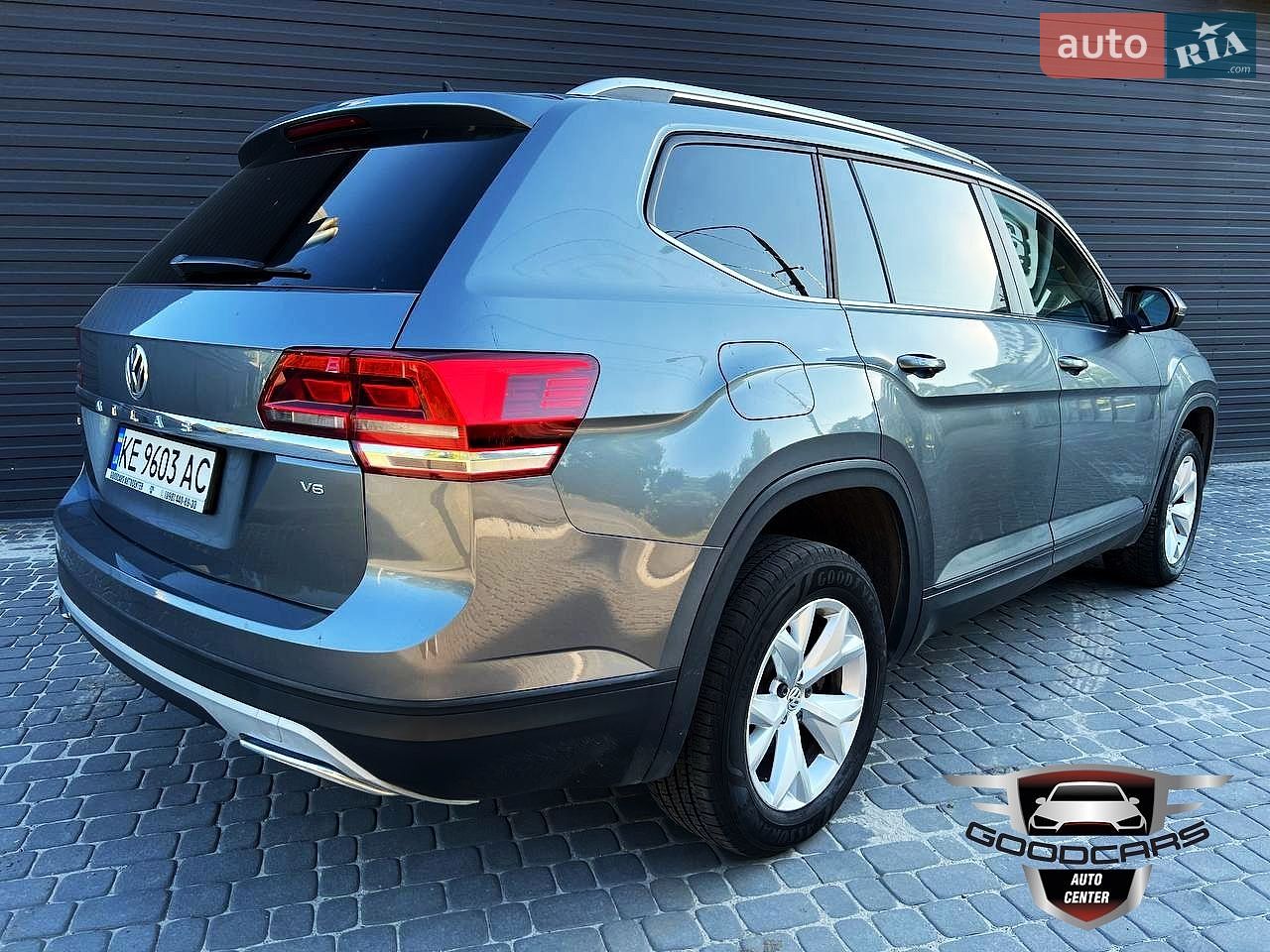 Volkswagen Atlas 2019 VIN 1V2WR2CA5KC535888 фото оголошення 2 з 10
