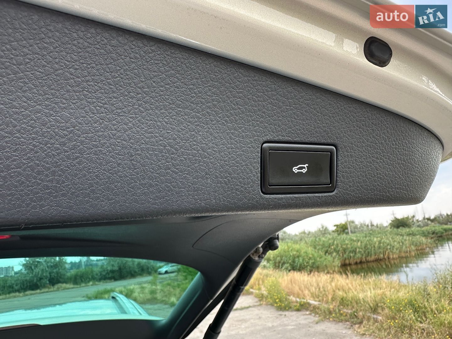 Volkswagen Touareg 2012 VIN WVGZZZ7PZDD010181 фото оголошення 14 з 40
