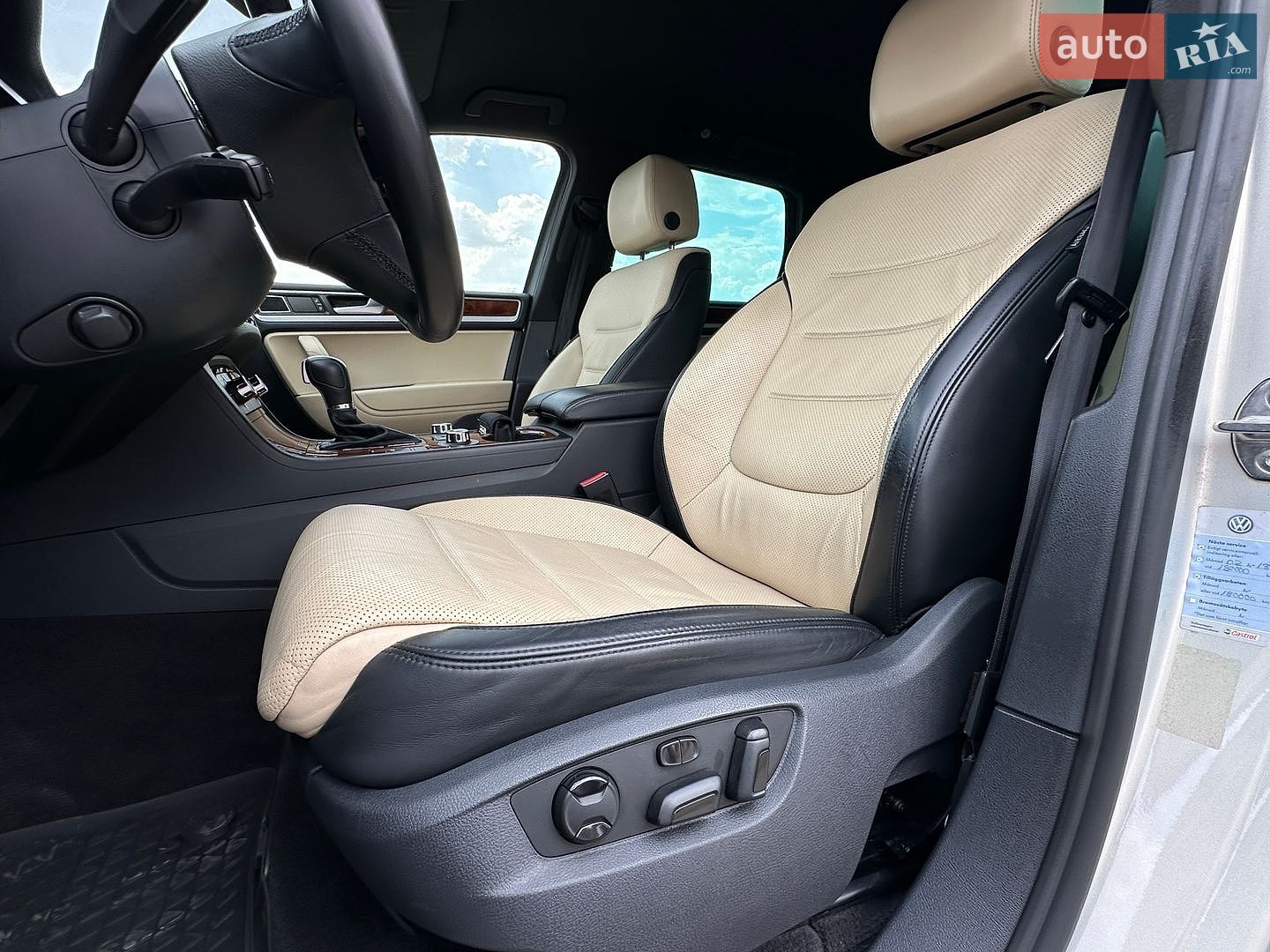 Volkswagen Touareg 2012 VIN WVGZZZ7PZDD010181 фото оголошення 24 з 40