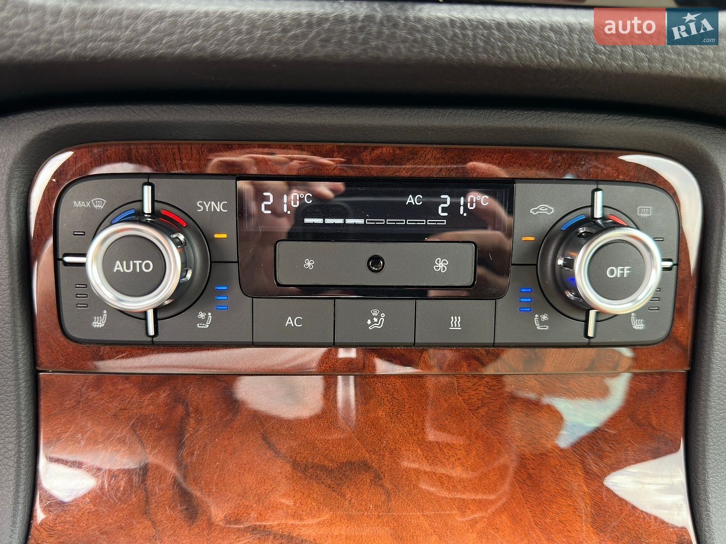 Volkswagen Touareg 2012 VIN WVGZZZ7PZDD010181 фото оголошення 30 з 40