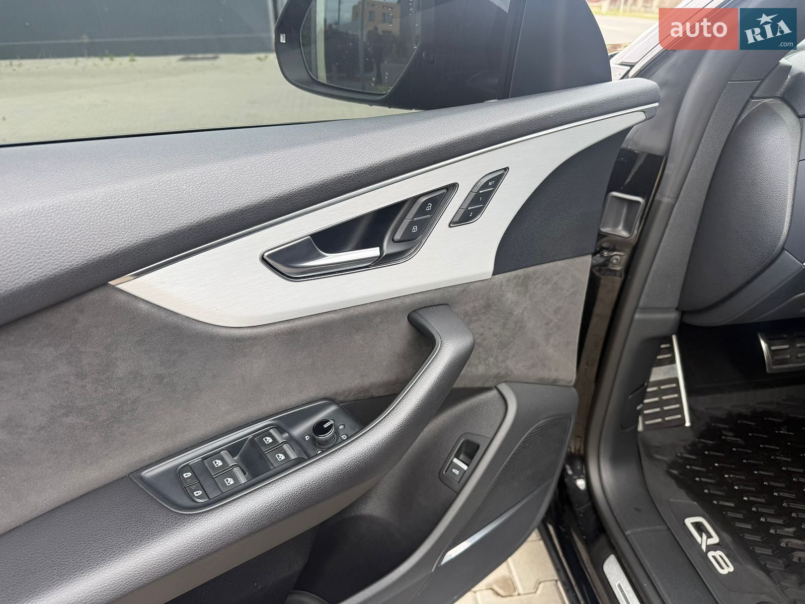 Audi Q8 2020 VIN WAUZZZF11LD020687 фото оголошення 17 з 29