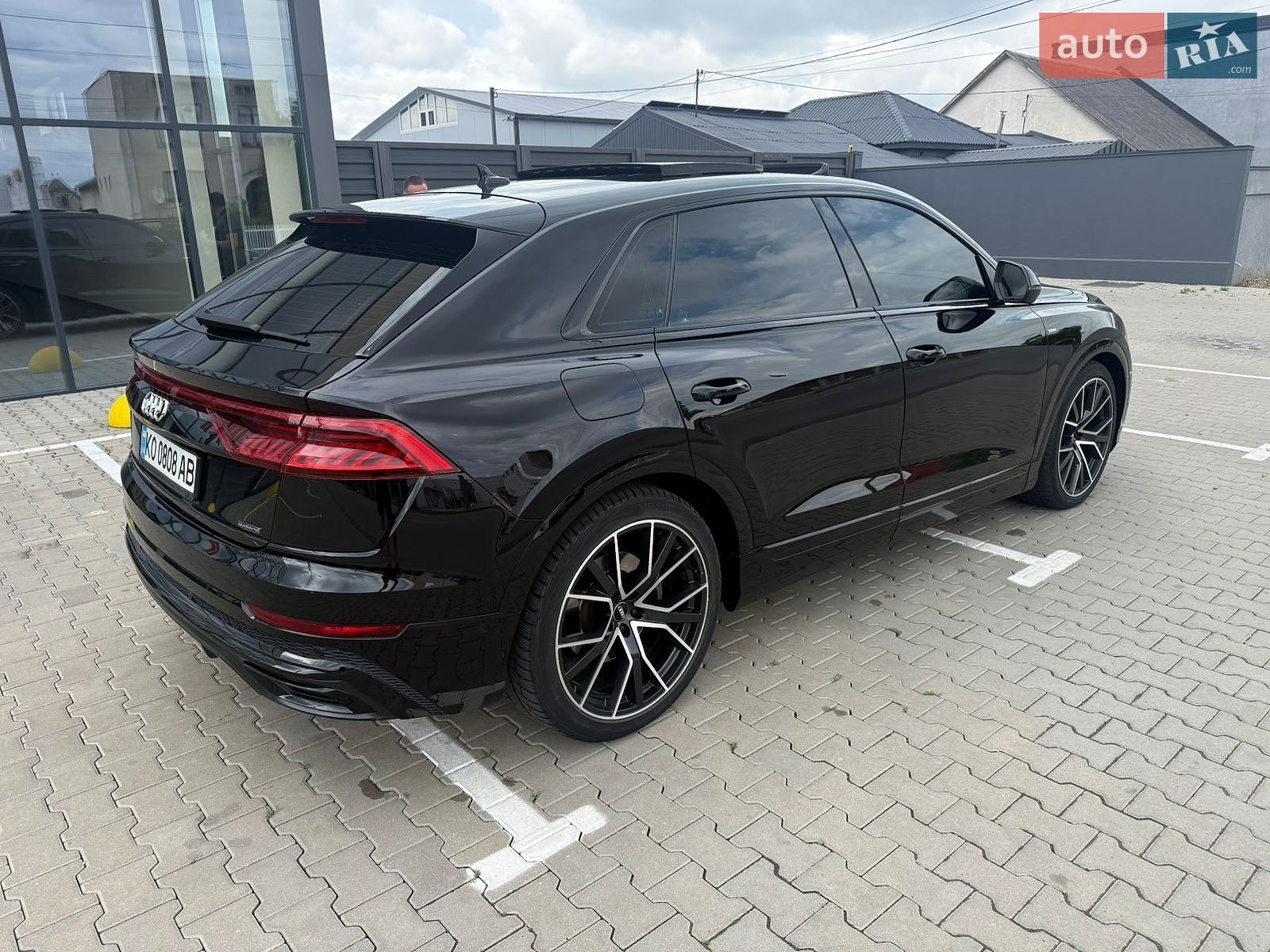 Audi Q8 2020 VIN WAUZZZF11LD020687 фото оголошення 3 з 29