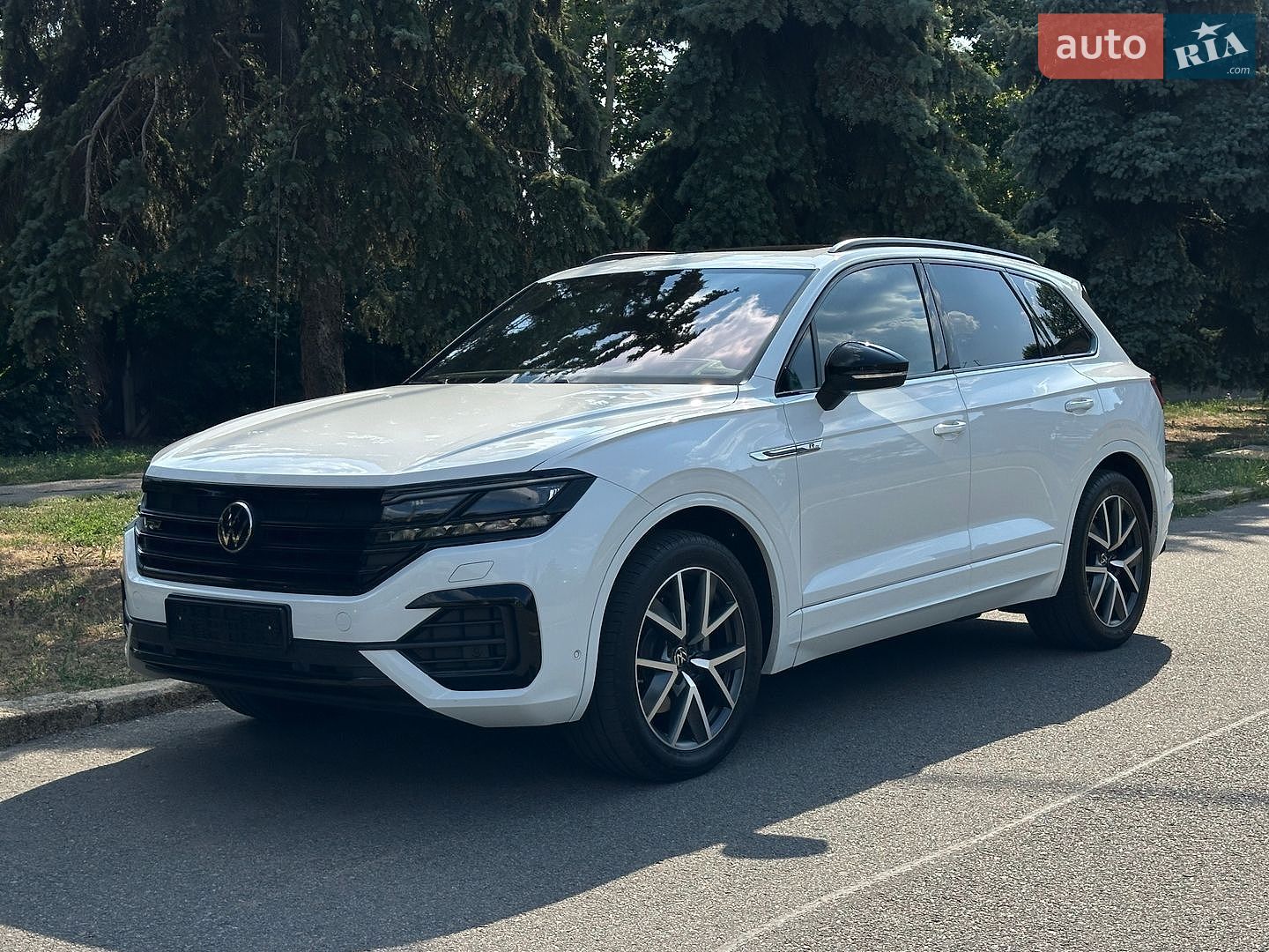 Volkswagen Touareg 2021 VIN WVGZZZCRZMD042882 фото оголошення 2 з 29