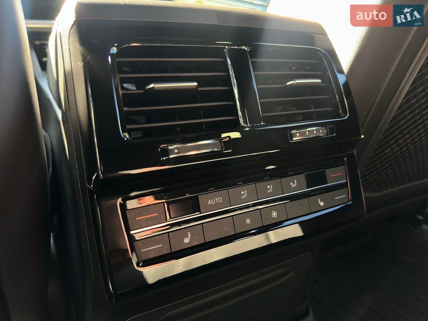 Volkswagen Touareg 2021 VIN WVGZZZCRZMD042882 фото оголошення 15 з 29