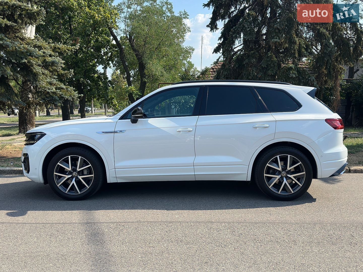 Volkswagen Touareg 2021 VIN WVGZZZCRZMD042882 фото оголошення 4 з 29