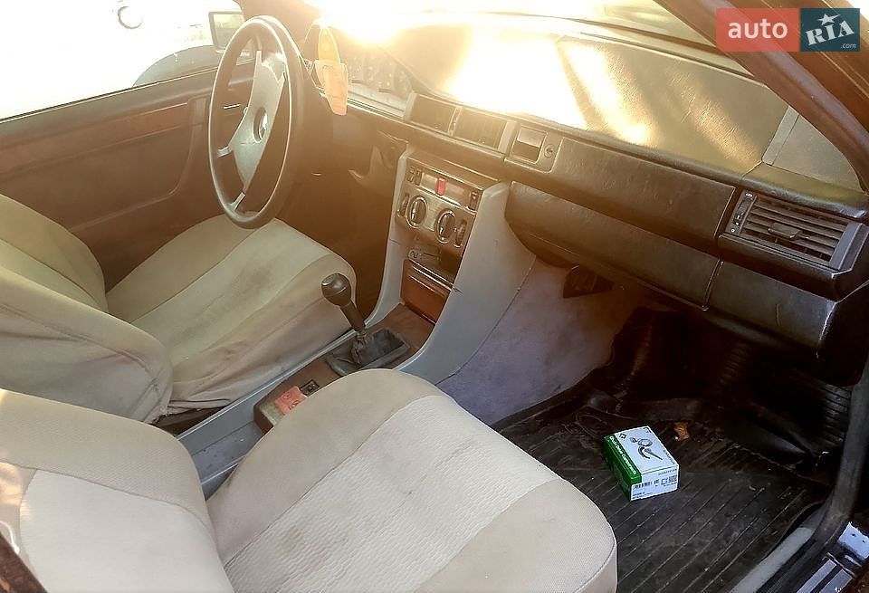 Mercedes-Benz E-Class 1989 VIN WDB1240261A482401 фото оголошення 10 з 11
