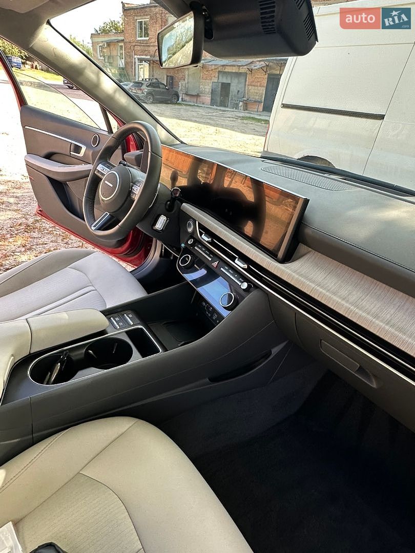 Hyundai Sonata 2025 VIN KMHL34JJ8SA120592 фото оголошення 12 з 15
