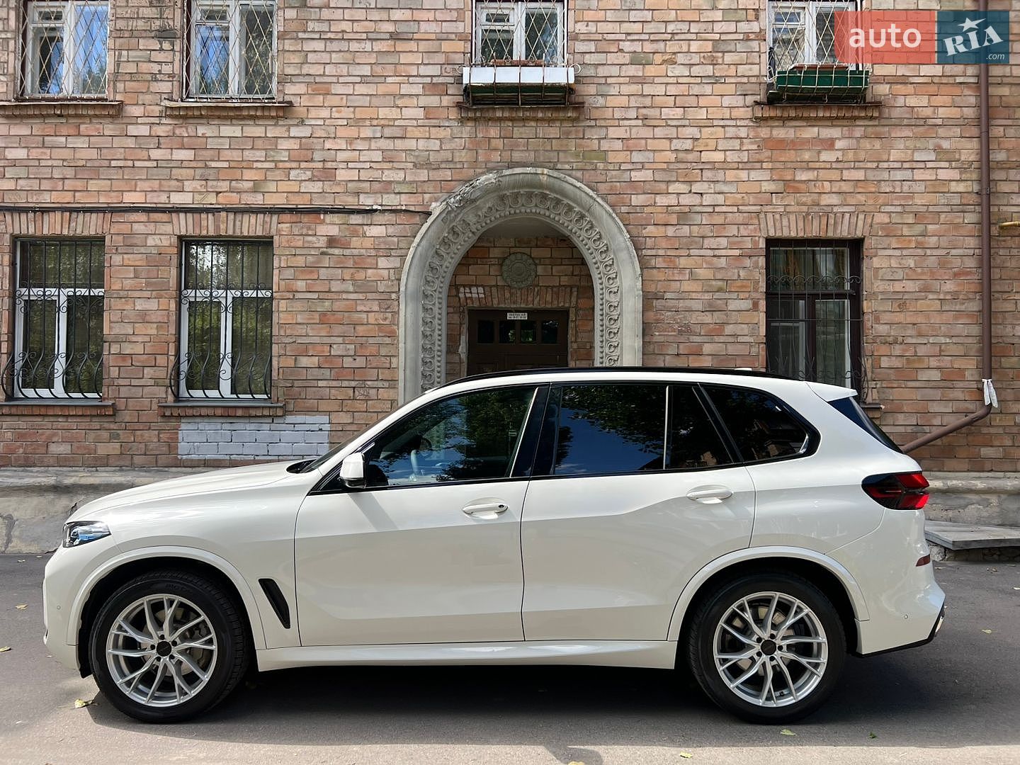 BMW X5 2021 VIN 5UXCR6C0XM9H53281 фото оголошення 5 з 24