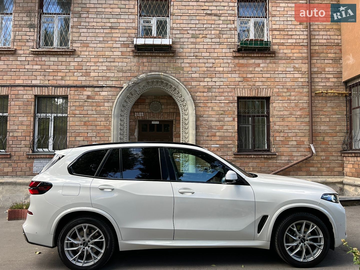 BMW X5 2021 VIN 5UXCR6C0XM9H53281 фото оголошення 9 з 24