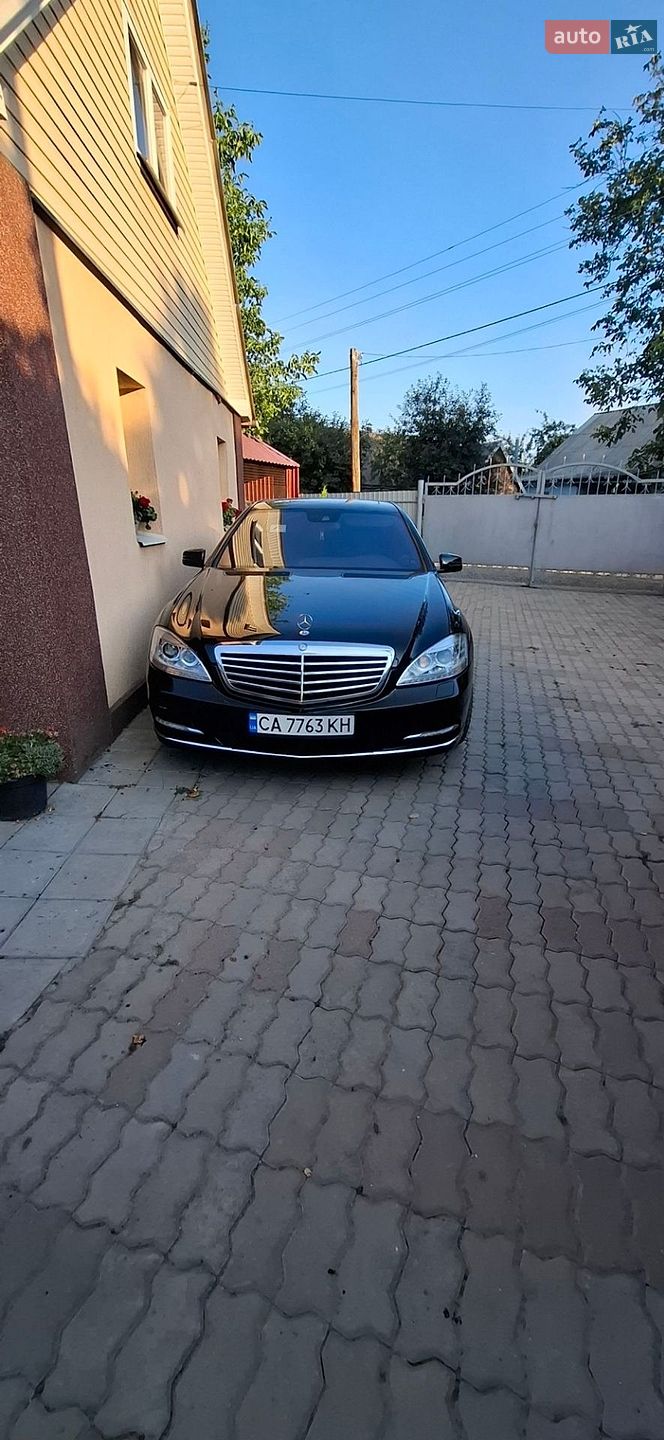 Mercedes-Benz S-Class 2011 VIN WDDNG8DB3CA452587 фото оголошення 2 з 15
