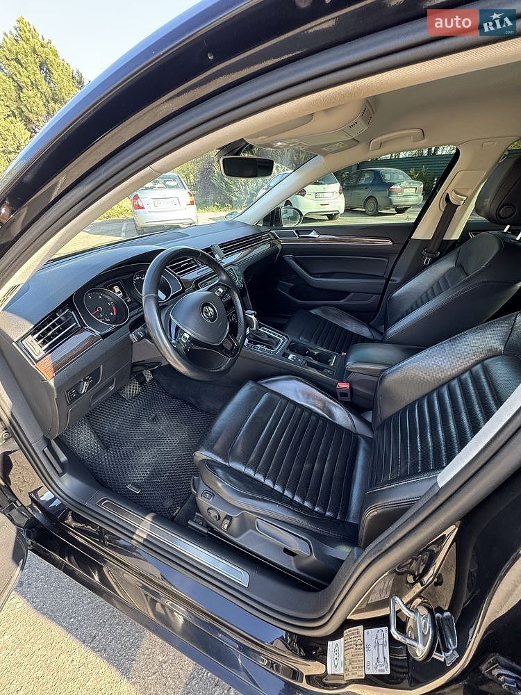 Volkswagen Passat 2015 VIN WVWZZZ3CZFE525264 фото оголошення 12 з 23