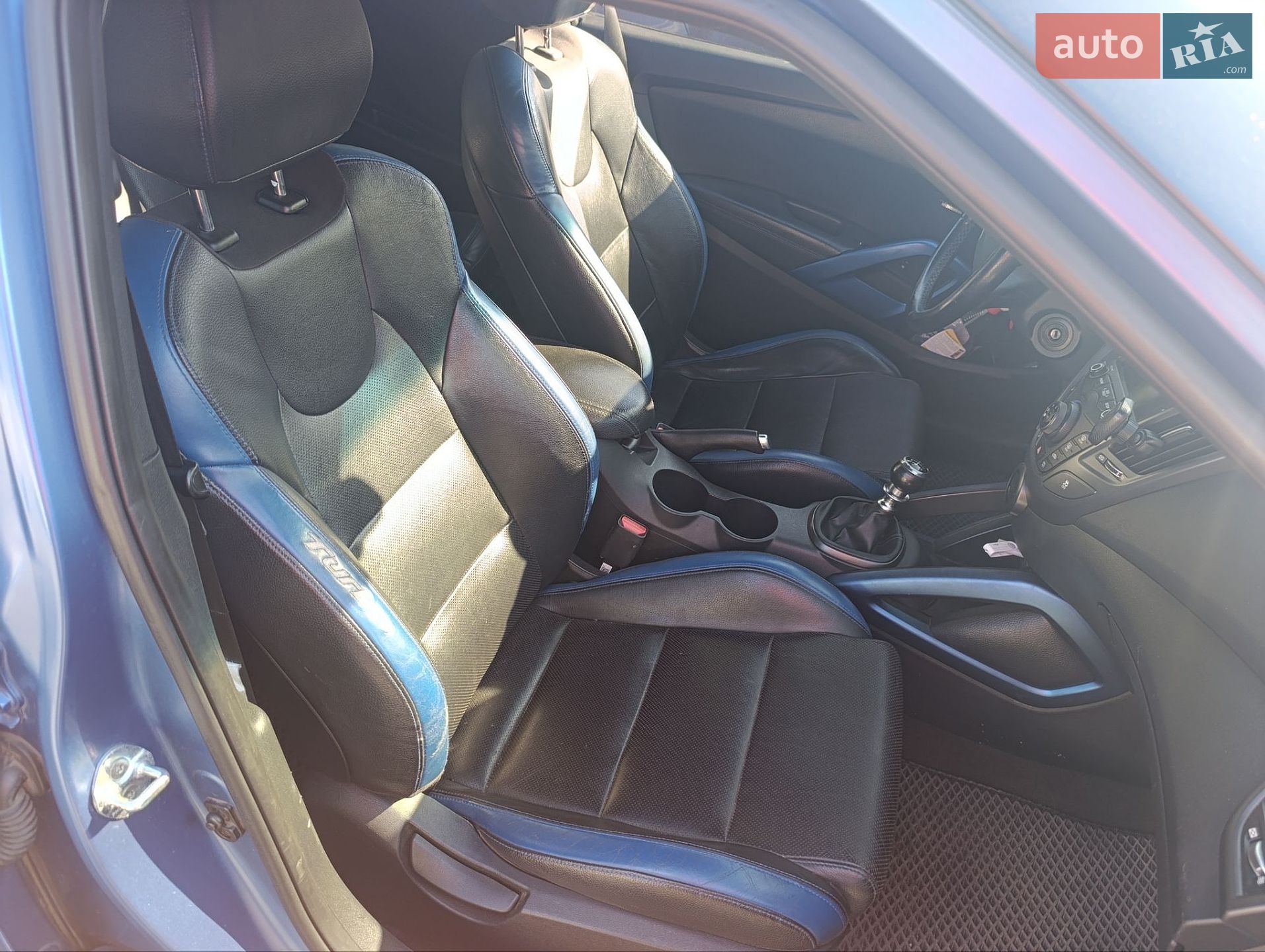 Hyundai Veloster 2015 VIN KMHTC6AE2GU255779 фото оголошення 4 з 10