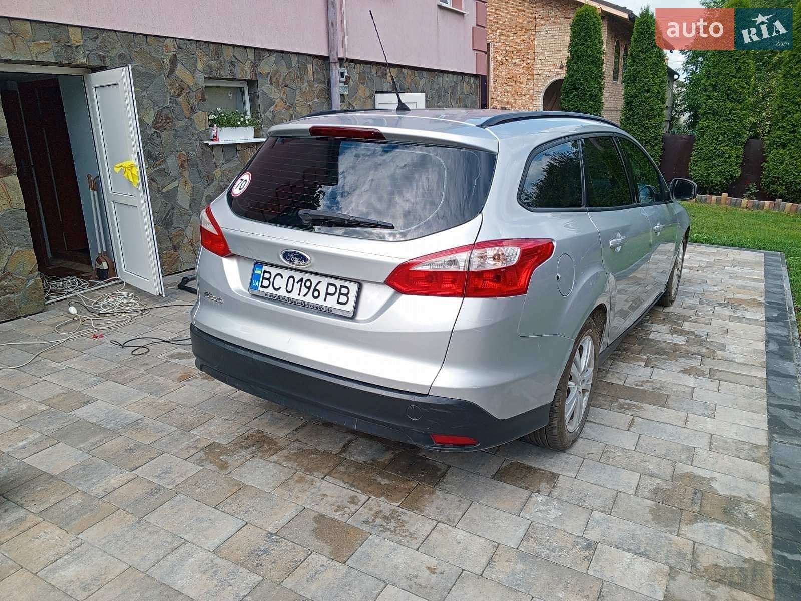 Ford Focus 2013 VIN WF0LXXGCBLDC60348 фото оголошення 4 з 11