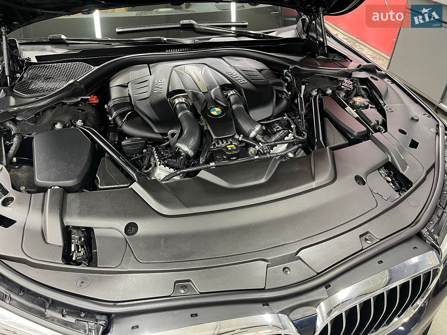 BMW 7 Series 2016 VIN WBA7F2C51GG420235 фото оголошення 3 з 12