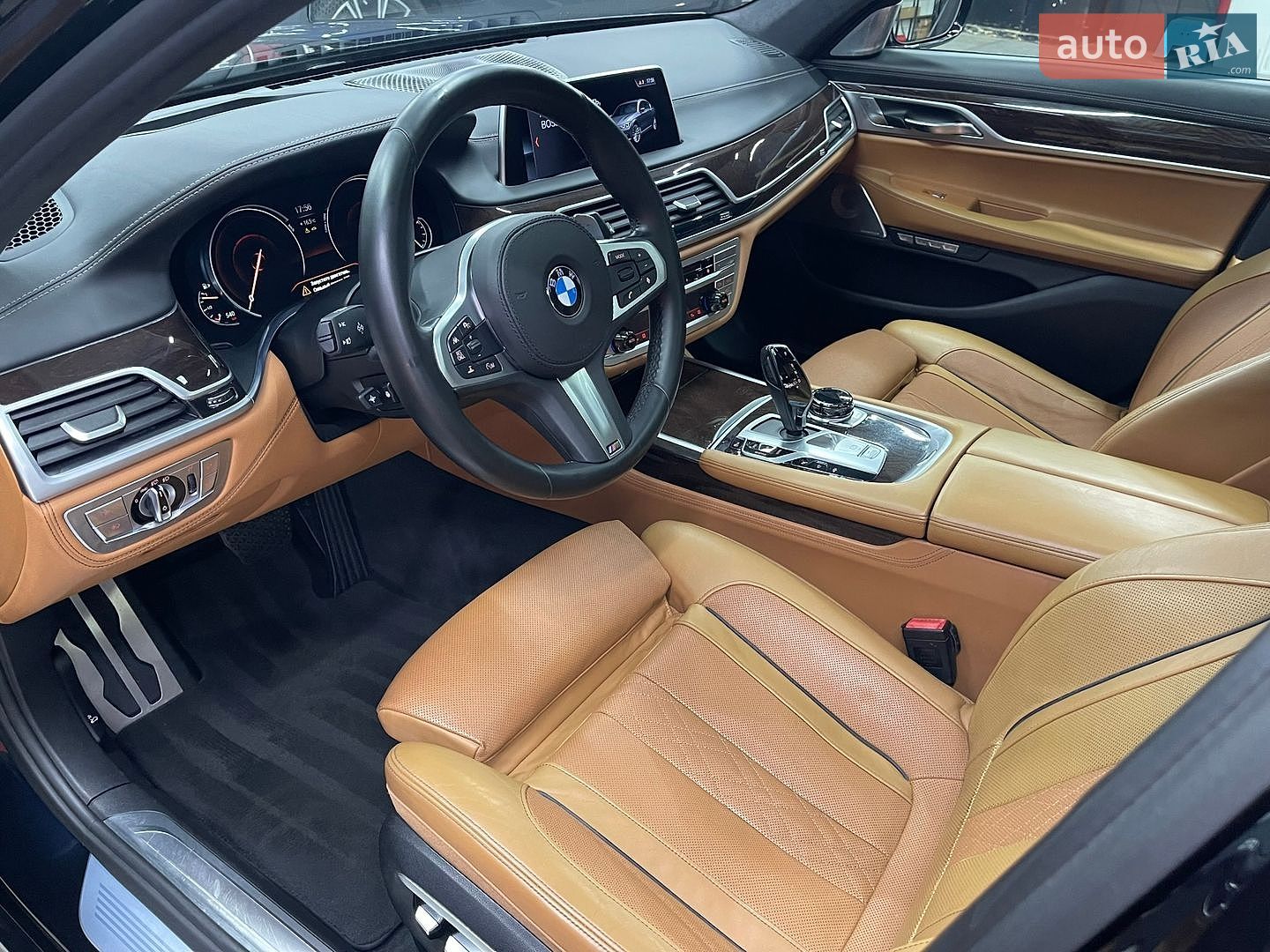 BMW 7 Series 2016 VIN WBA7F2C51GG420235 фото оголошення 2 з 12