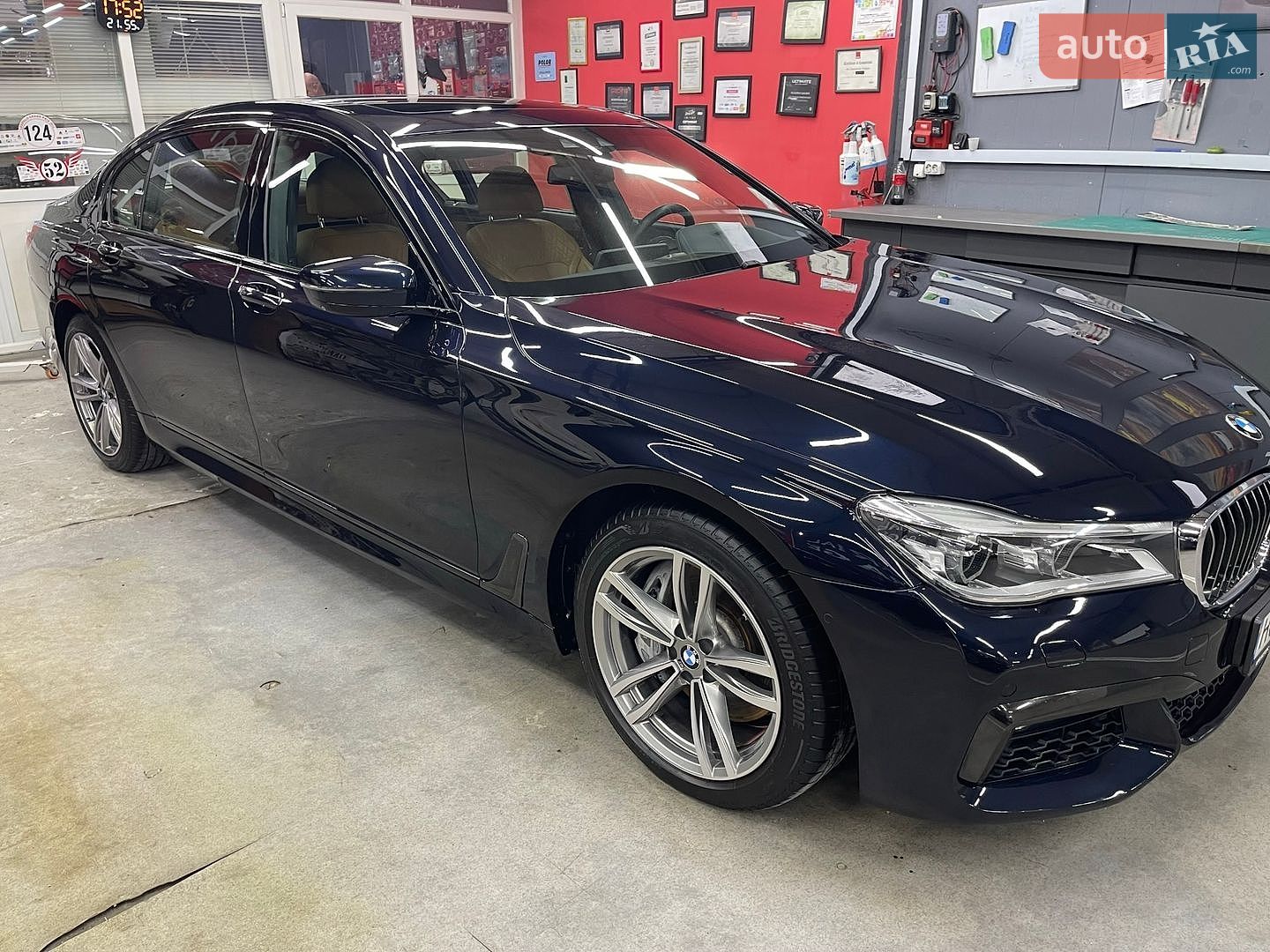 BMW 7 Series 2016 VIN WBA7F2C51GG420235 фото оголошення 9 з 12