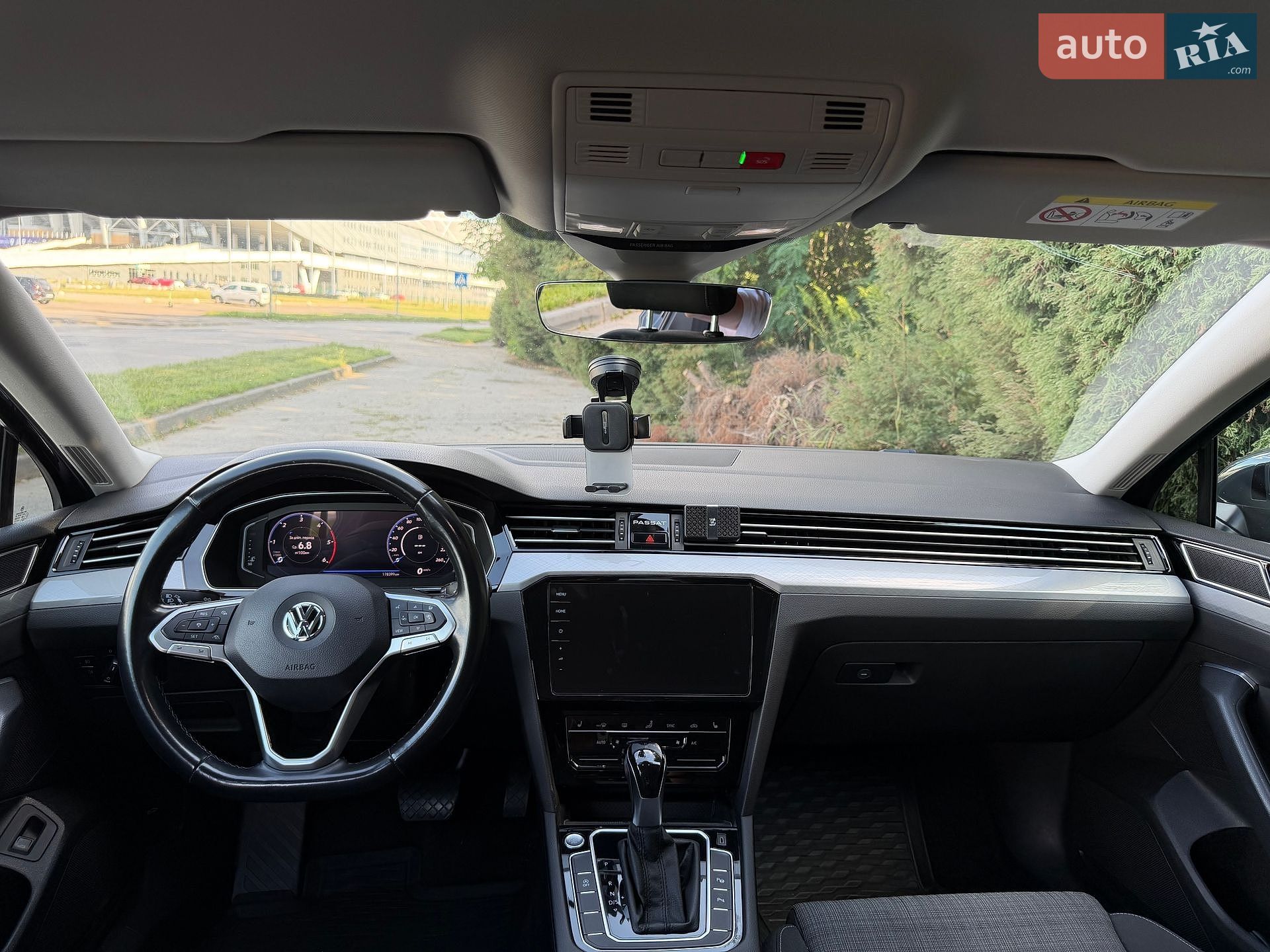 Volkswagen Passat 2019 VIN WVWZZZ3CZLE021657 фото оголошення 10 з 30