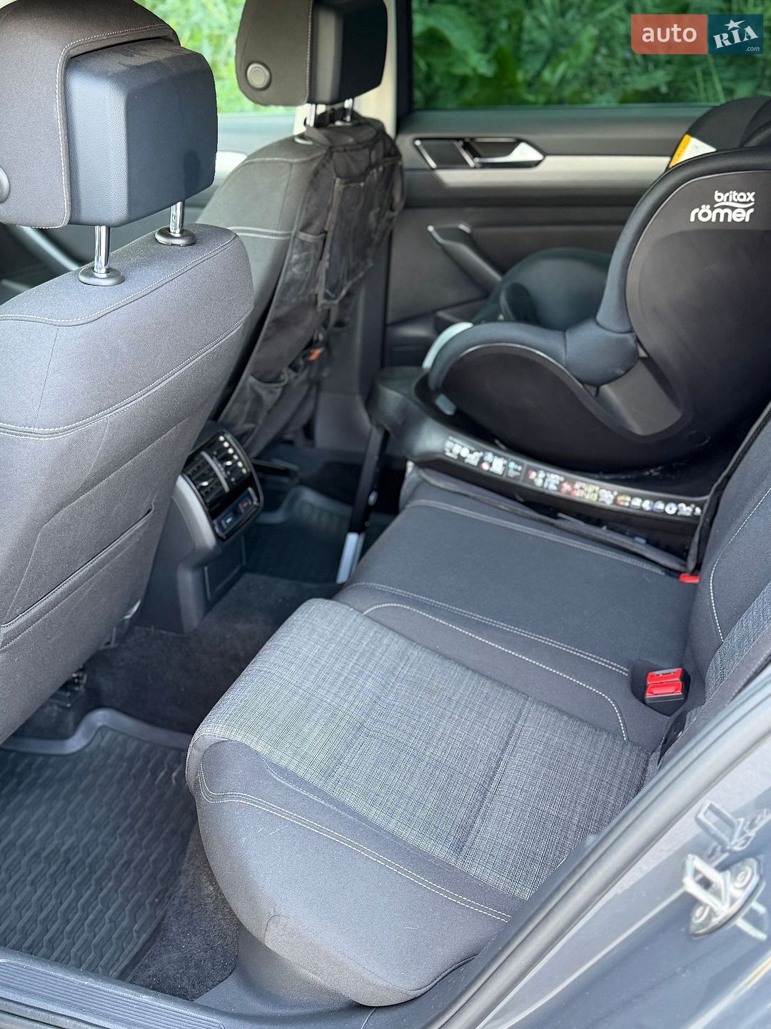 Volkswagen Passat 2019 VIN WVWZZZ3CZLE021657 фото оголошення 13 з 30