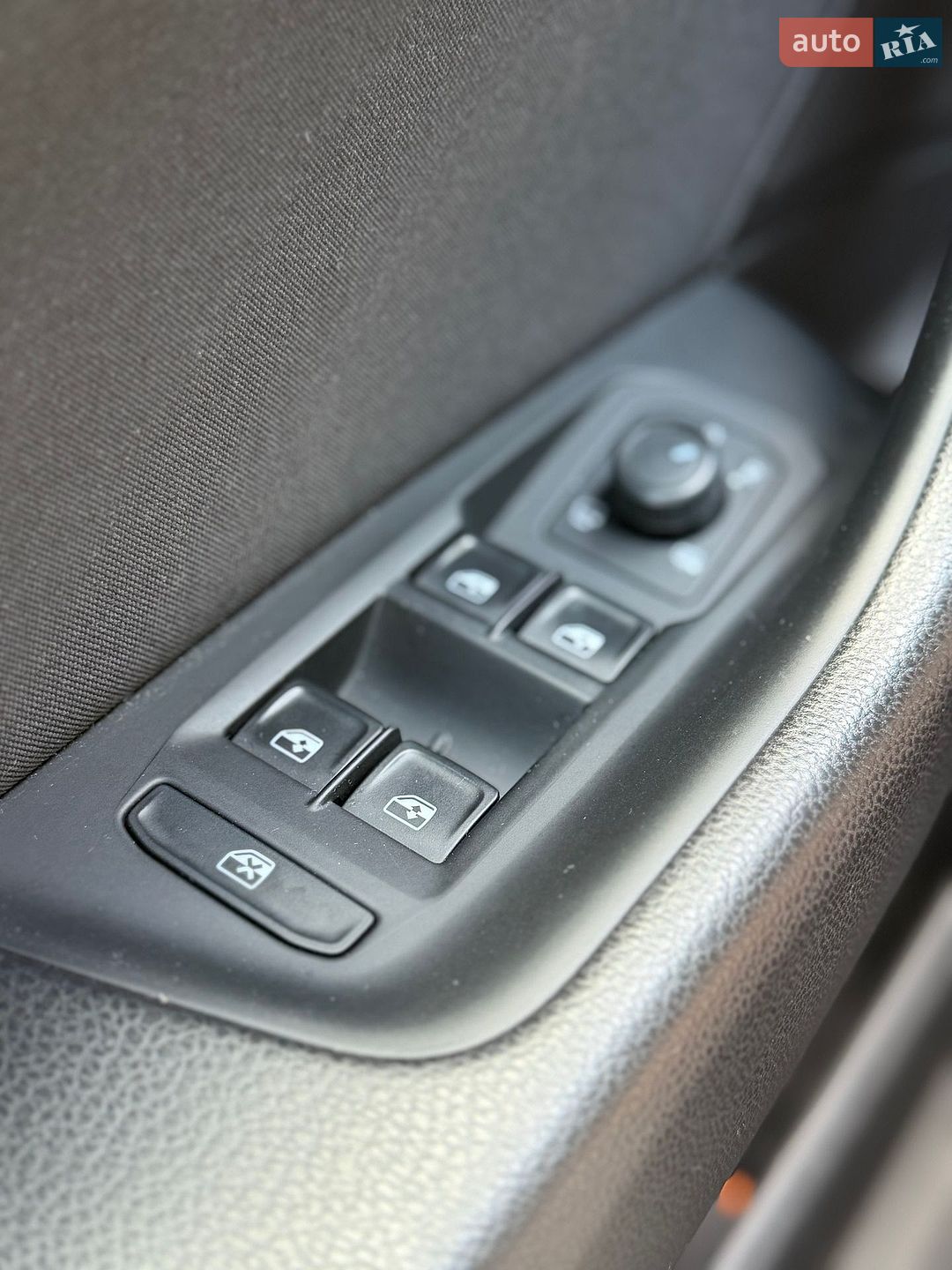 Volkswagen Passat 2019 VIN WVWZZZ3CZLE021657 фото оголошення 19 з 30