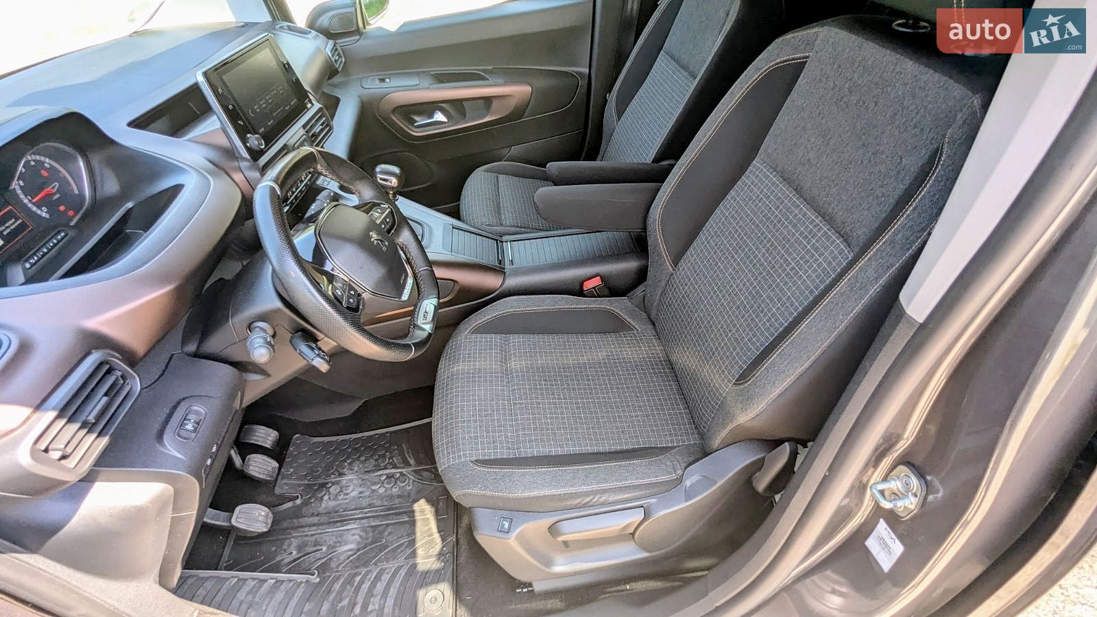 Peugeot Rifter 2018 VIN VR3ECYHZJJJ796173 фото оголошення 19 з 40