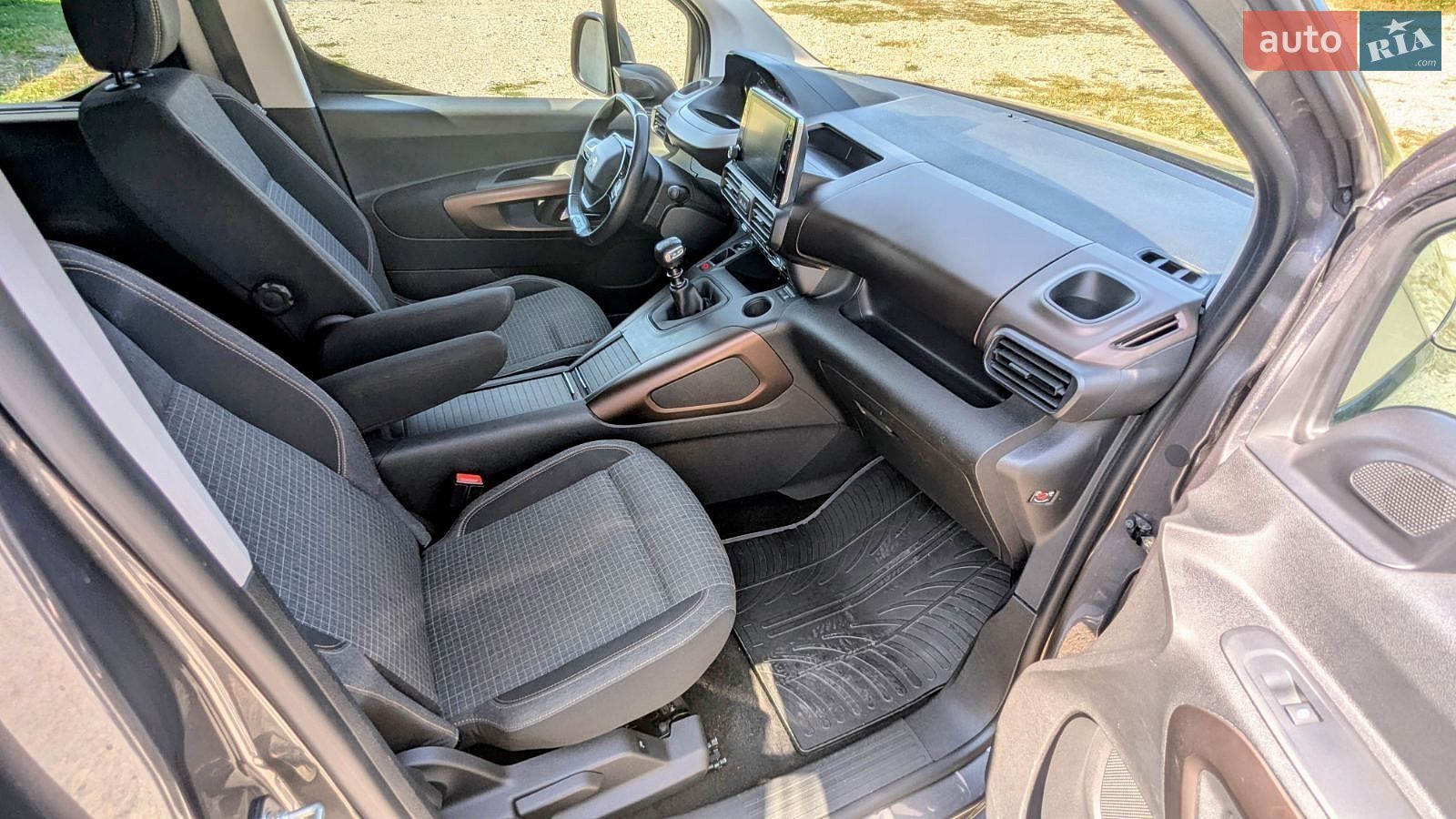 Peugeot Rifter 2018 VIN VR3ECYHZJJJ796173 фото оголошення 21 з 40