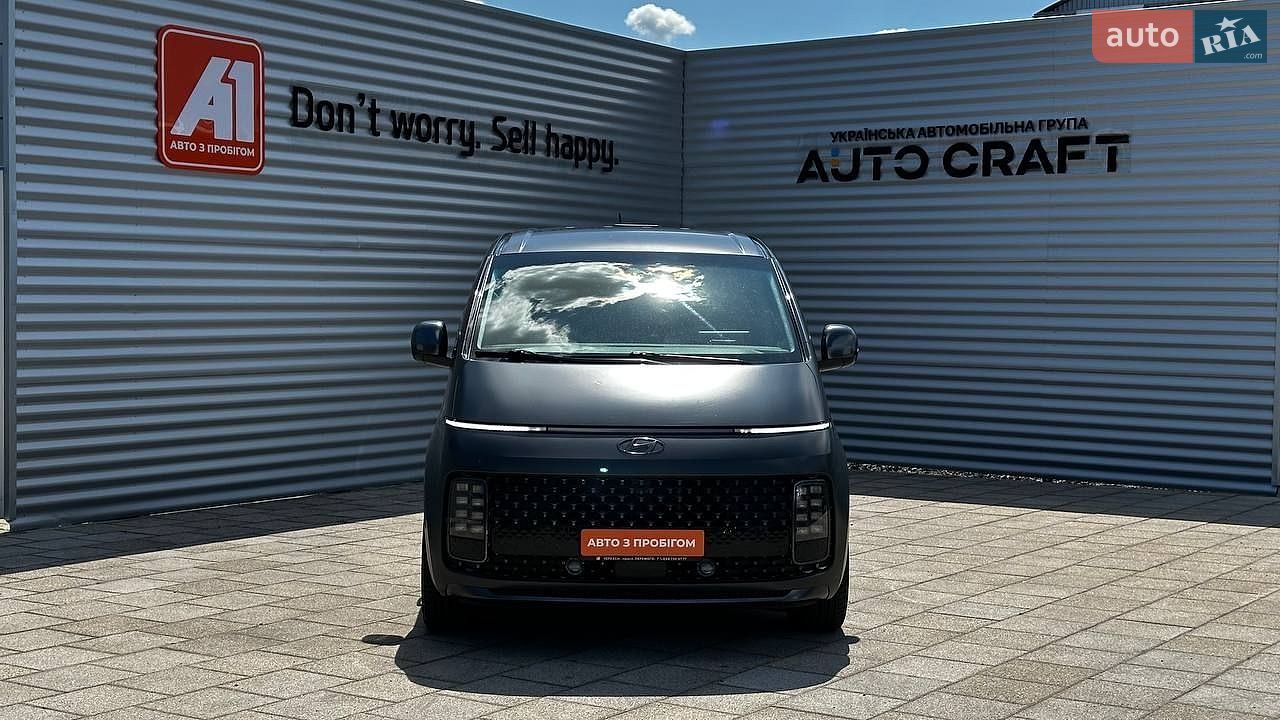 Hyundai Staria 2023 VIN KMHYF811DPU128290 фото оголошення 2 з 42