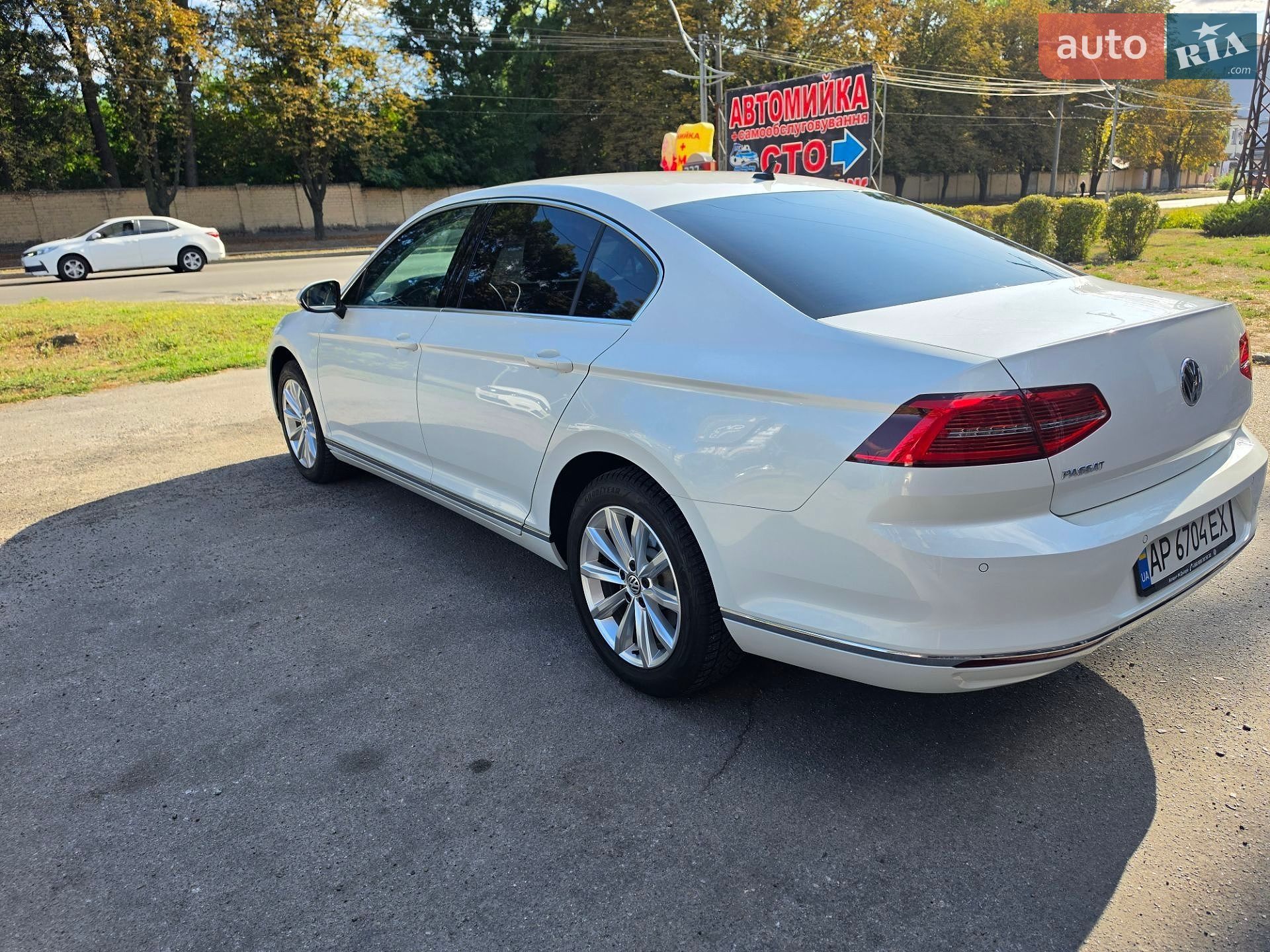 Volkswagen Passat 2018 VIN WVWZZZ3CZKE021404 фото оголошення 7 з 34