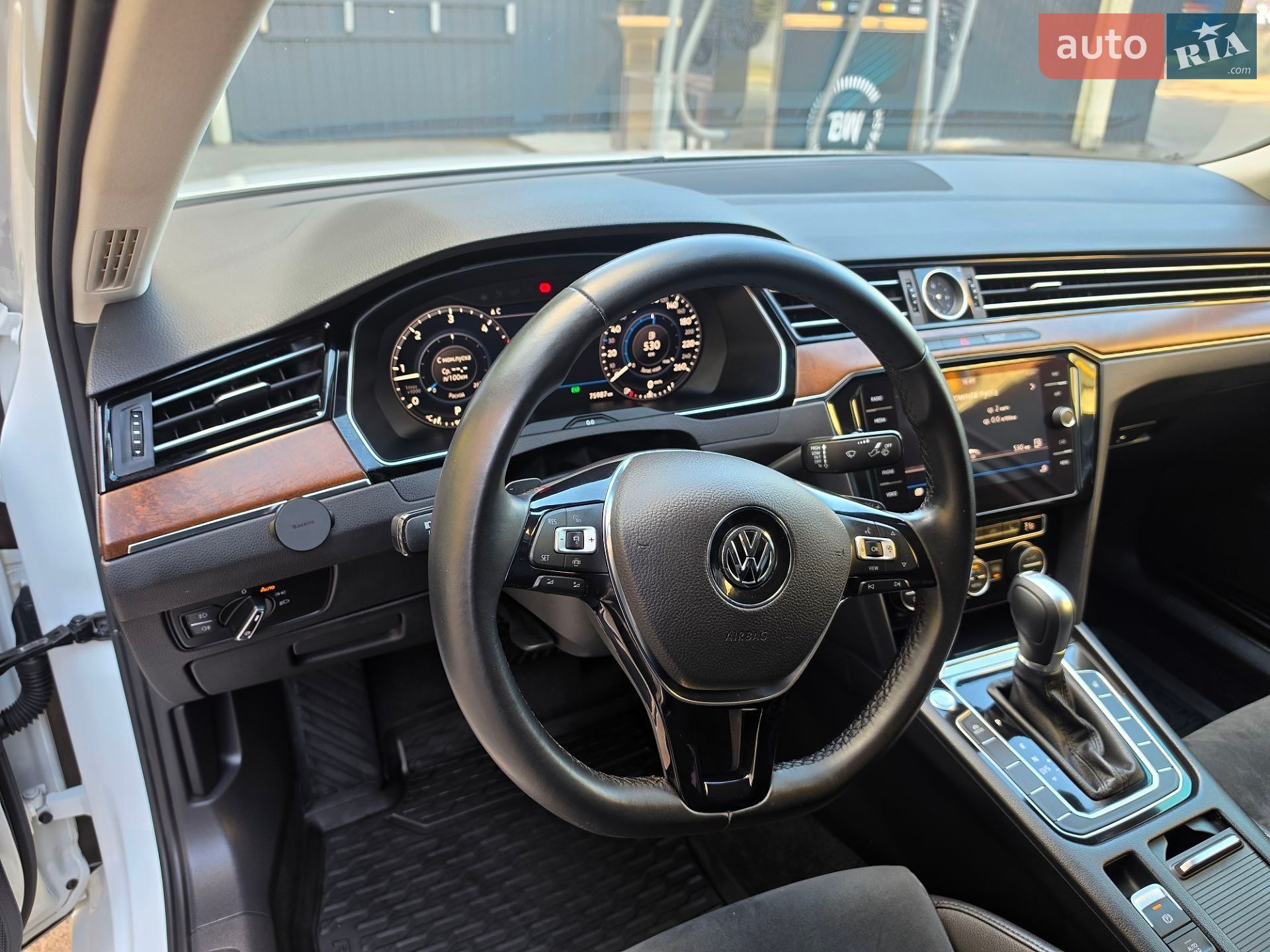 Volkswagen Passat 2018 VIN WVWZZZ3CZKE021404 фото оголошення 11 з 34