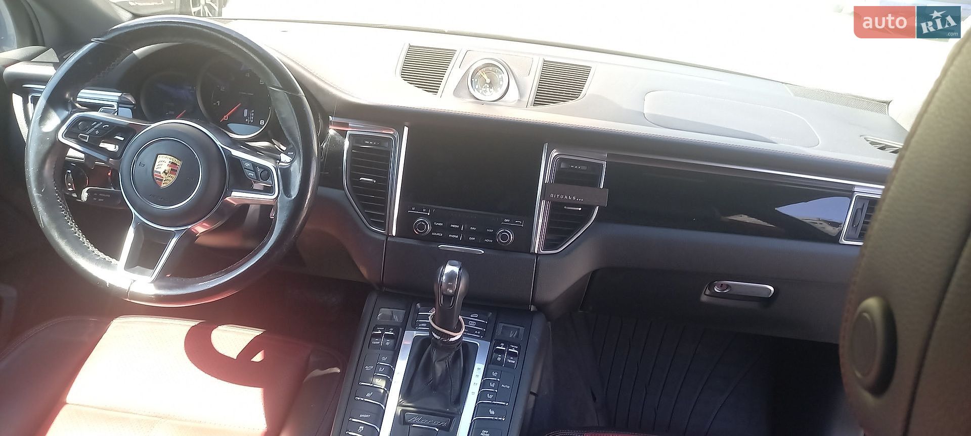Porsche Macan 2017 VIN WP1AA2A55JLB01931 фото оголошення 27 з 48
