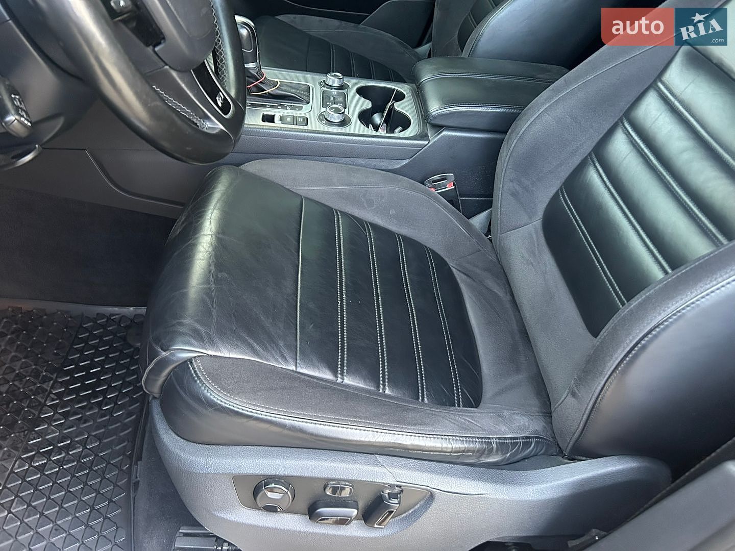 Volkswagen Touareg 2016 VIN WVGZZZ7PZHD005889 фото оголошення 15 з 21