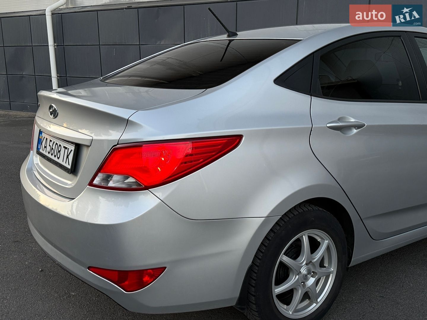 Hyundai Accent 2016 VIN Z94CT41CBHR564346 фото оголошення 11 з 21
