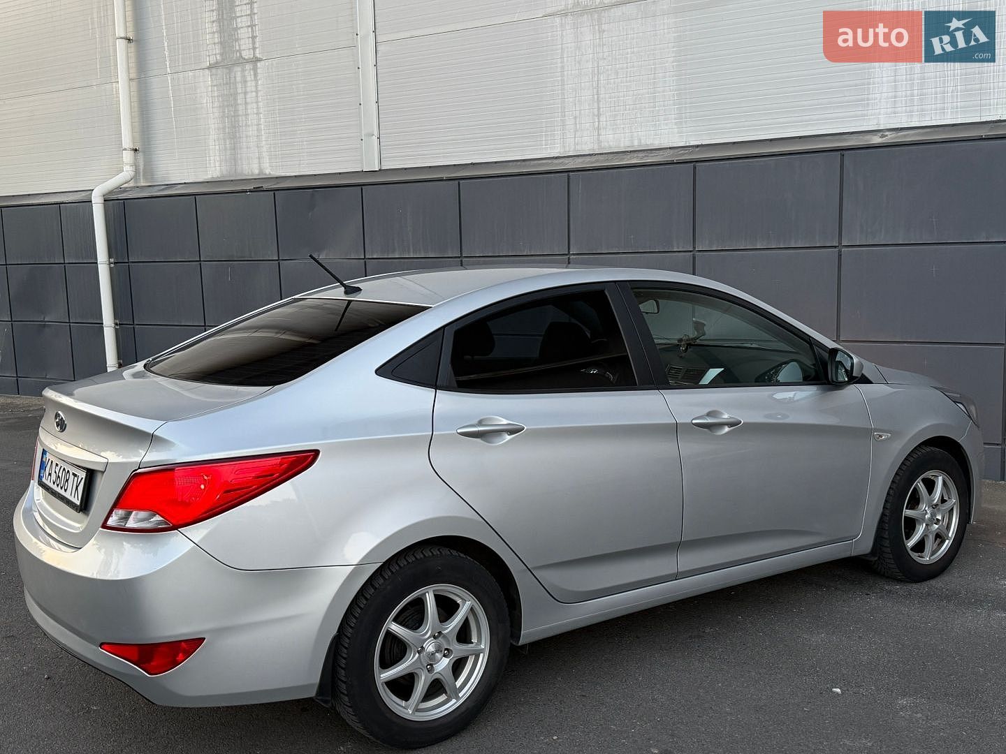 Hyundai Accent 2016 VIN Z94CT41CBHR564346 фото оголошення 10 з 21