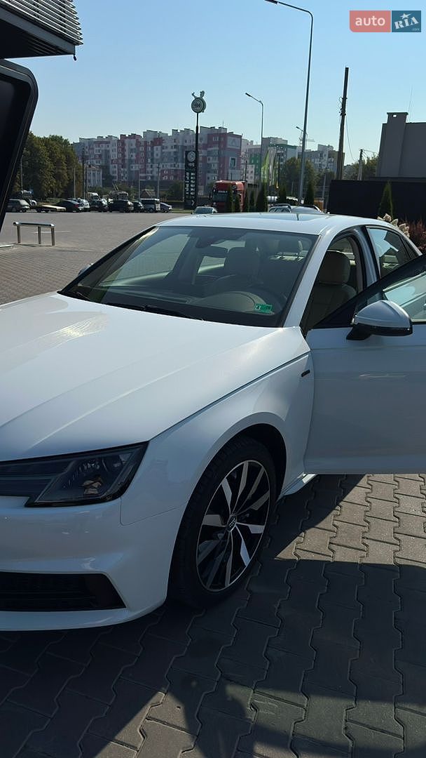 Audi A4 2018 VIN WAUDNAF41JA131191 фото оголошення 3 з 30