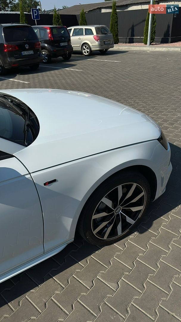Audi A4 2018 VIN WAUDNAF41JA131191 фото оголошення 6 з 30
