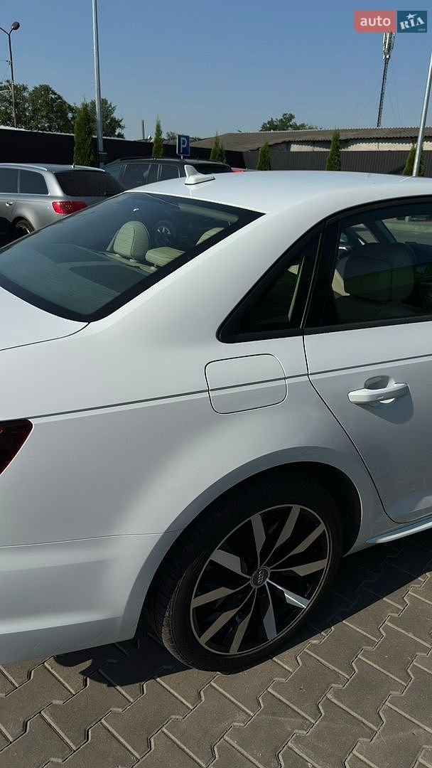 Audi A4 2018 VIN WAUDNAF41JA131191 фото оголошення 9 з 30