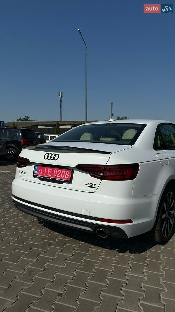Audi A4 2018 VIN WAUDNAF41JA131191 фото оголошення 10 з 30