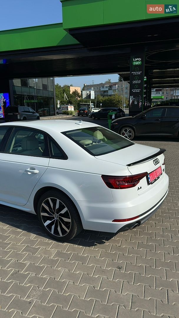 Audi A4 2018 VIN WAUDNAF41JA131191 фото оголошення 11 з 30