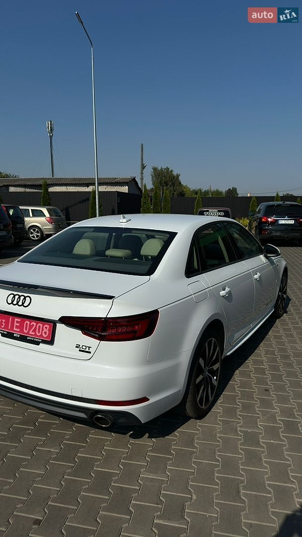 Audi A4 2018 VIN WAUDNAF41JA131191 фото оголошення 13 з 30