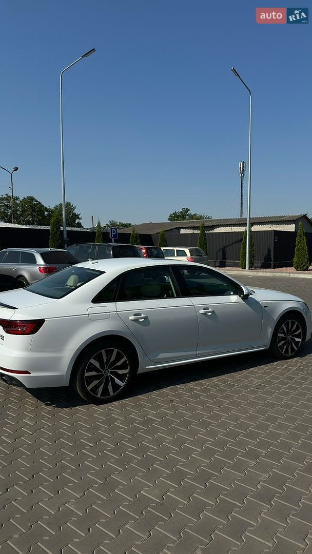 Audi A4 2018 VIN WAUDNAF41JA131191 фото оголошення 14 з 30