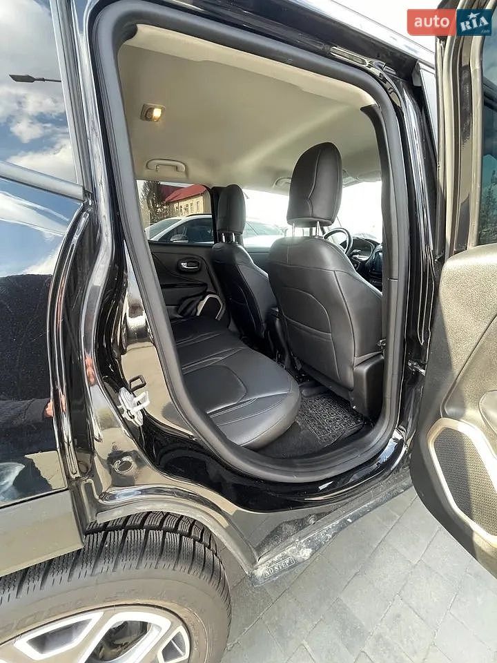 Jeep Renegade 2015 VIN ZACCJADT4FPC14688 фото оголошення 24 з 29