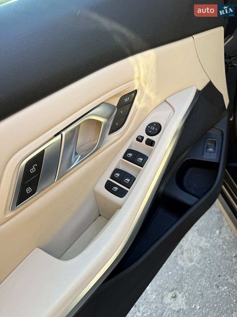 BMW 3 Series 2019 VIN WBA5R1C58KAK09506 фото оголошення 13 з 19