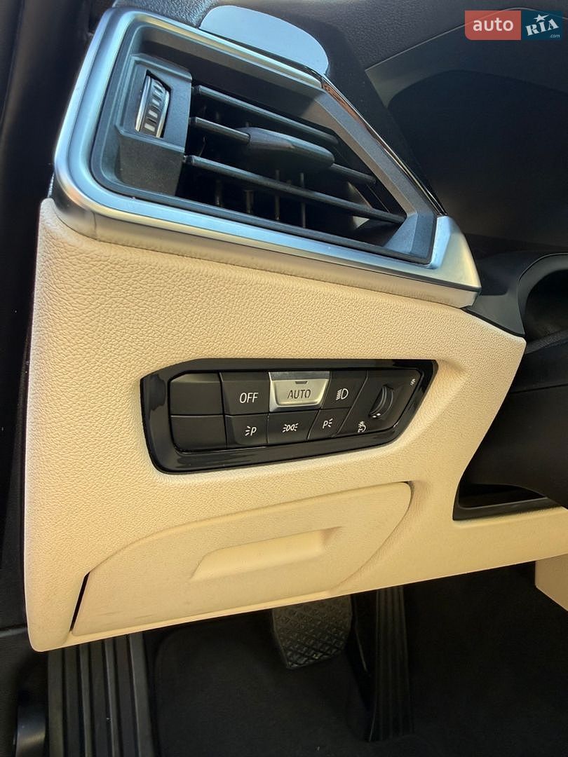 BMW 3 Series 2019 VIN WBA5R1C58KAK09506 фото оголошення 14 з 19