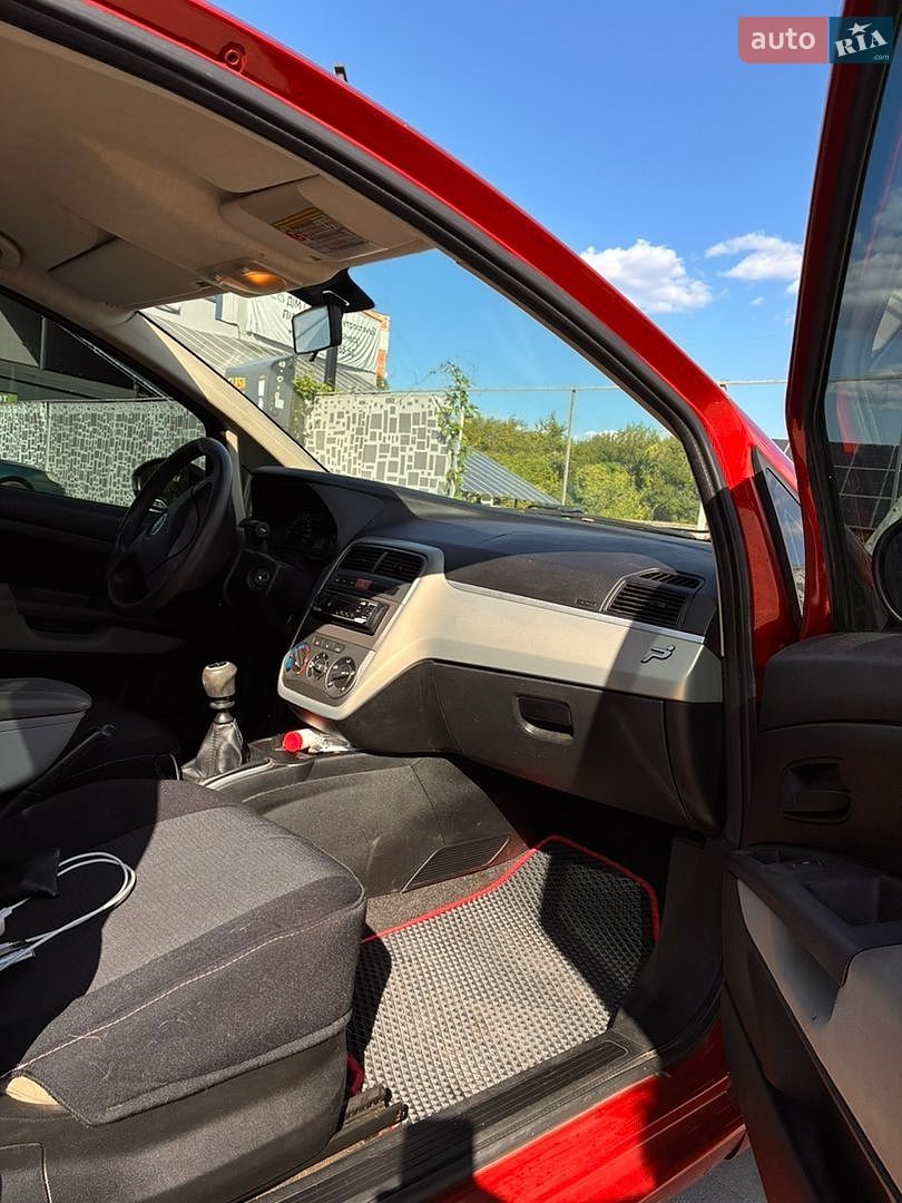 Fiat Punto 2006 VIN ZFA19900000044910 фото оголошення 12 з 16