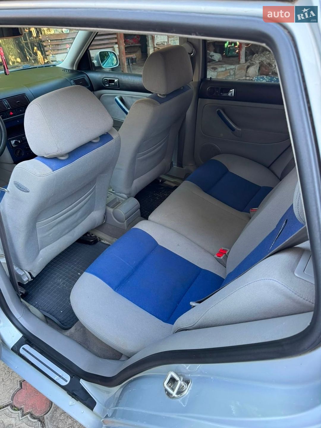 Volkswagen Golf 2000 VIN WVWZZZ1JZYW714539 фото оголошення 4 з 9