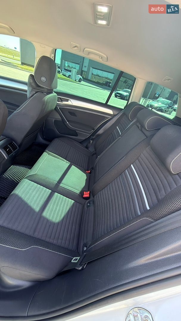 Volkswagen Golf 2014 VIN WVWZZZAUZFP512943 фото оголошення 9 з 21