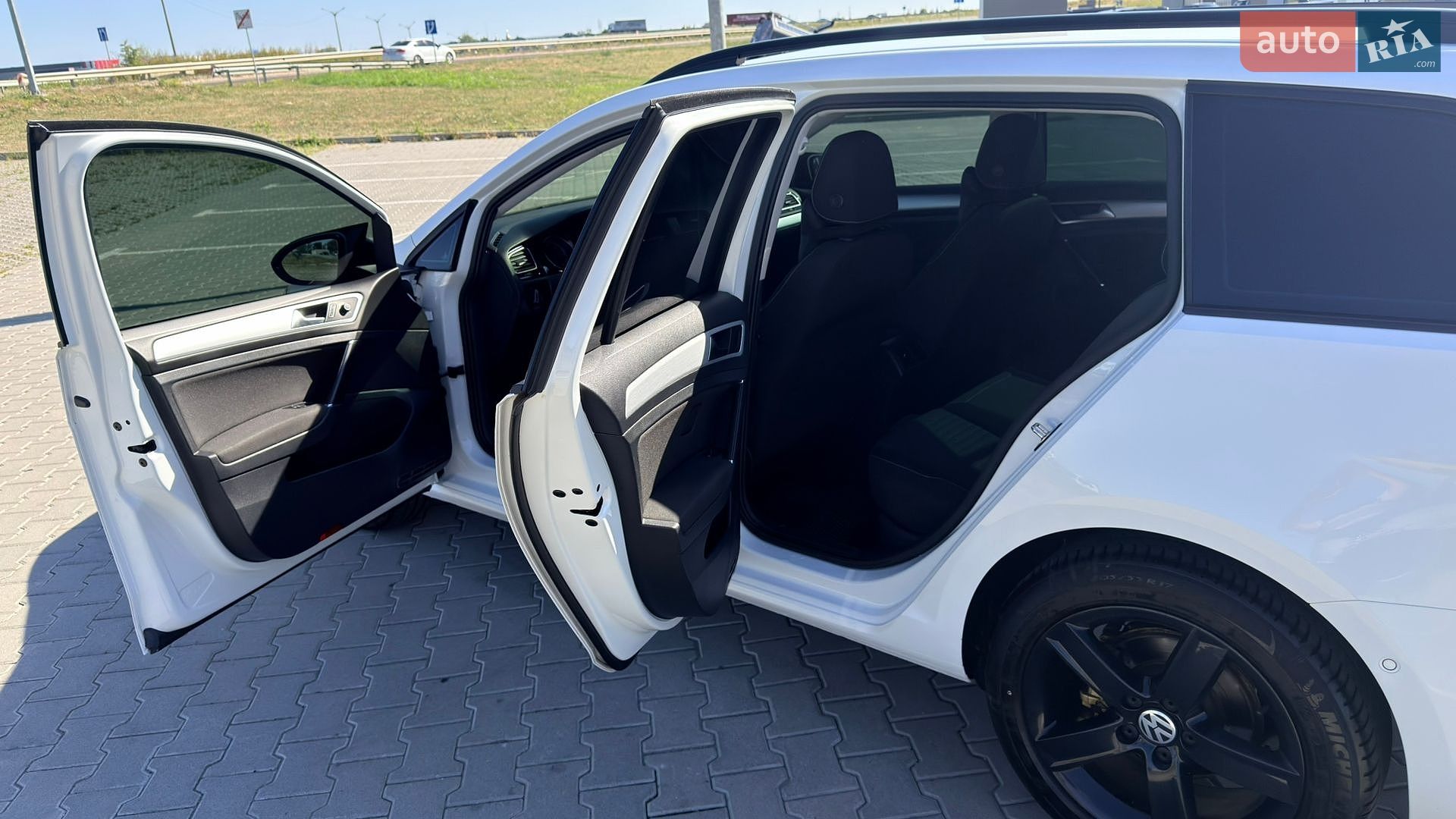 Volkswagen Golf 2014 VIN WVWZZZAUZFP512943 фото оголошення 8 з 21