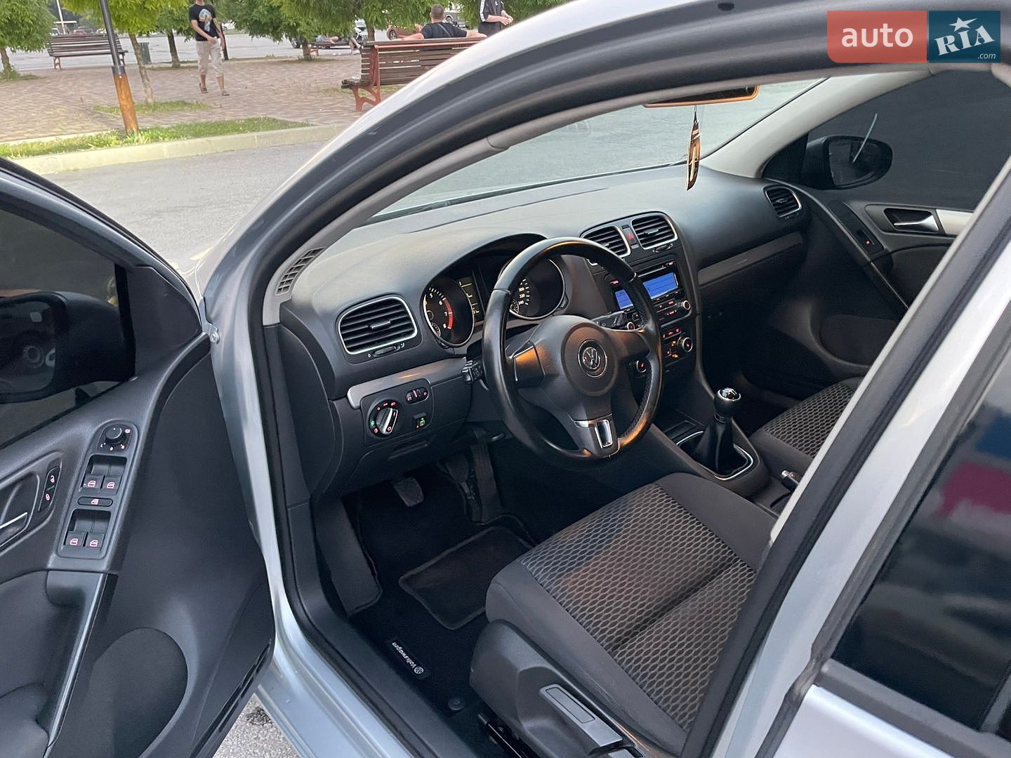 Volkswagen Golf 2010 VIN WVWZZZ1KZAW320500 фото оголошення 10 з 13