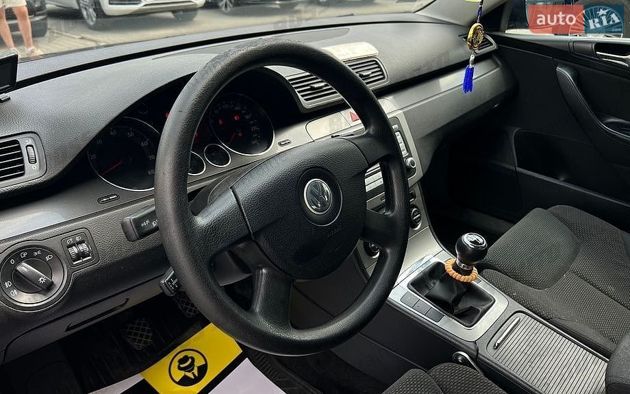 Volkswagen Passat 2005 VIN WVWZZZ3CZ6P065318 фото оголошення 3 з 16